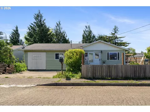 602 Ash Ave, Tillamook, OR 97141