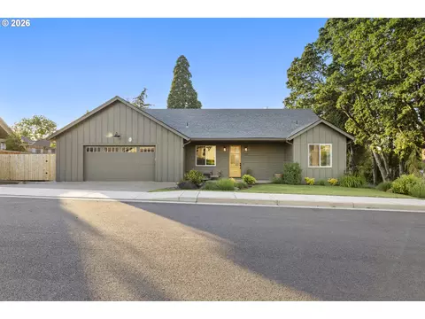 1301 Uff Da St, Silverton, OR 97381