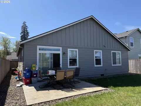 Exterior - 5298 Squirrel St, Springfield, OR 97478 photo 4 of 5