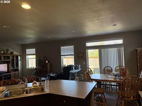 Other - 5298 Squirrel St, Springfield, OR 97478 photo 3 of 4