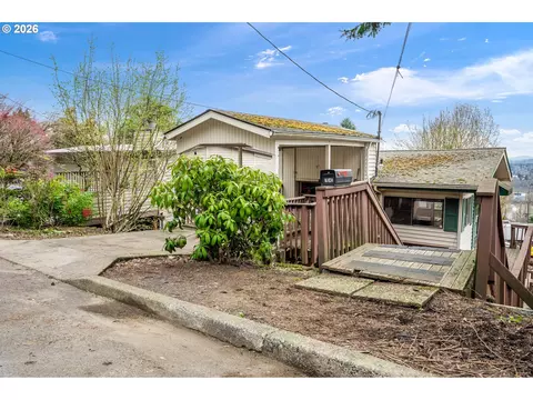 7040 SW Brier Pl, Portland, OR 97219