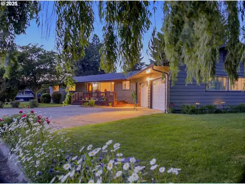 10102 Emily Dr, La Grande, OR 97850