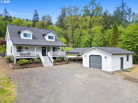 9020 SW Oakleaf Ct, Mcminnville, OR 97128
