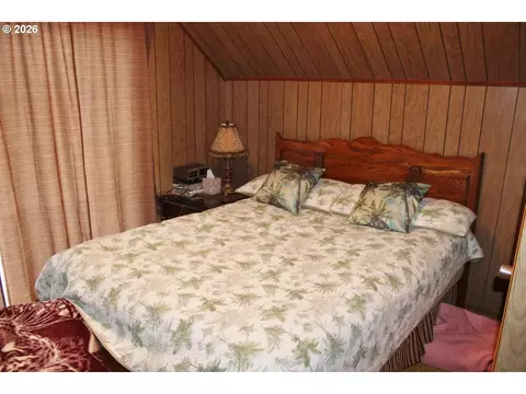 Bedroom - 74926 Badger Ln, Heppner, OR 97836 photo 4 of 5
