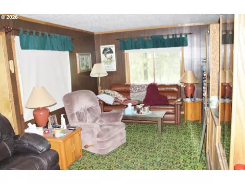 Living - 74926 Badger Ln, Heppner, OR 97836 photo 1 of 2