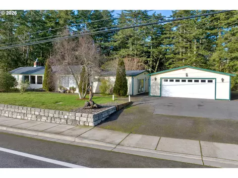 777 Rhododendron Dr, Florence, OR 97439