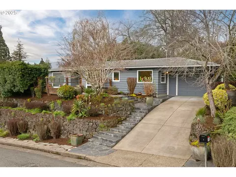 2935 SW Hamilton St, Portland, OR 97239