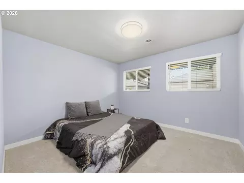Bedroom - 1271 Arcadia Dr, Eugene, OR 97401 photo 4 of 5