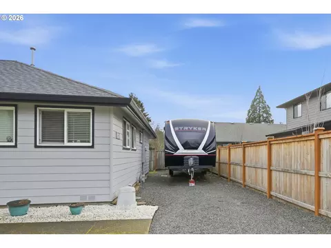 Exterior - 1271 Arcadia Dr, Eugene, OR 97401 photo 1 of 4