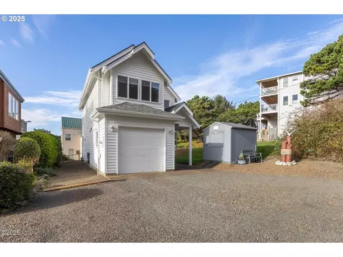 3461 NW Lee Ave, Lincoln City, OR 97367