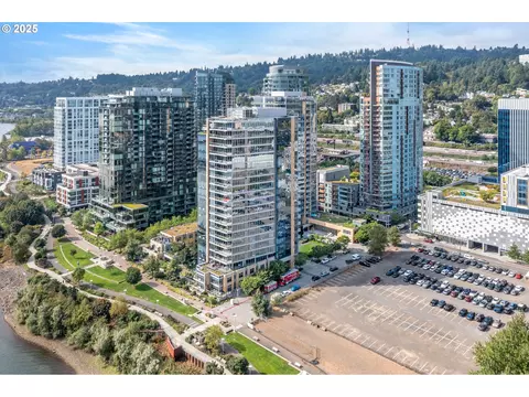 836 S Curry St #1206, Portland, OR 97239
