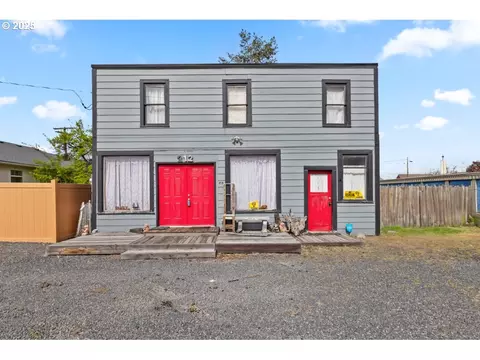212 N Main St, Merrill, OR 97633