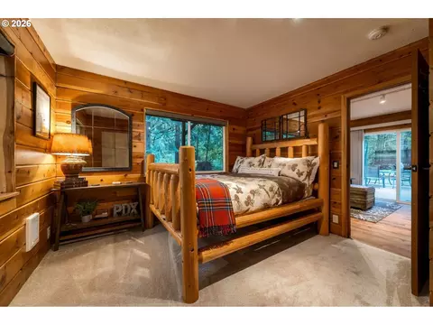Bedroom - 27730 E John Lake Rd, Rhododendron, OR 97049 photo 6 of 9
