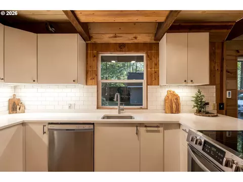 Kitchen - 27730 E John Lake Rd, Rhododendron, OR 97049 photo 3 of 4