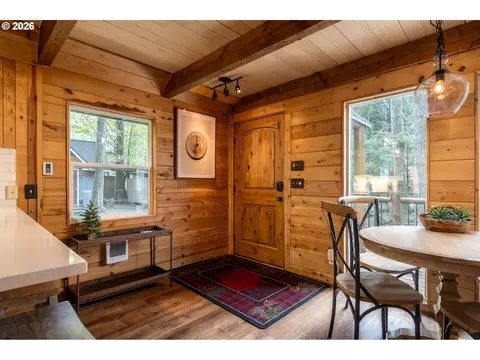 Entry Way - 27730 E John Lake Rd, Rhododendron, OR 97049 photo 1 of 4