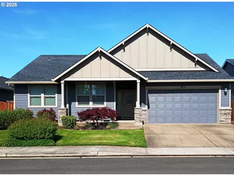 875 Julie Ln, Molalla, OR 97038
