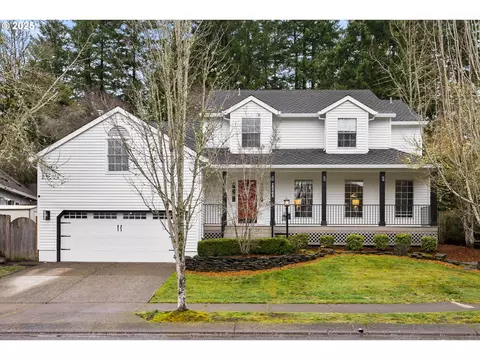15988 White Oaks Dr, Lake Oswego, OR 97035