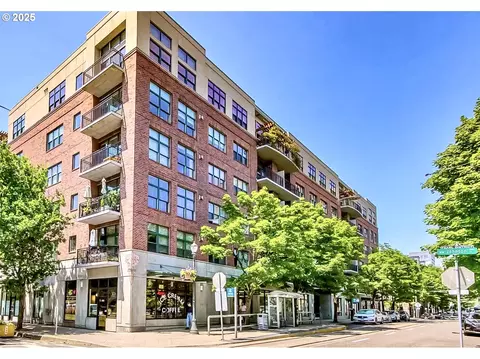 821 NW 11th Ave #415, Portland, OR 97209