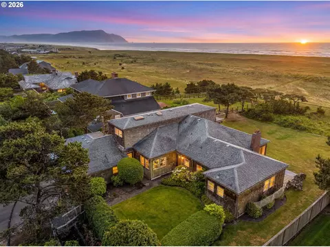 1768 N Ocean Ave, Gearhart, OR 97138
