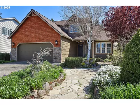 773 St Charles Place Rd, Hood River, OR 97031