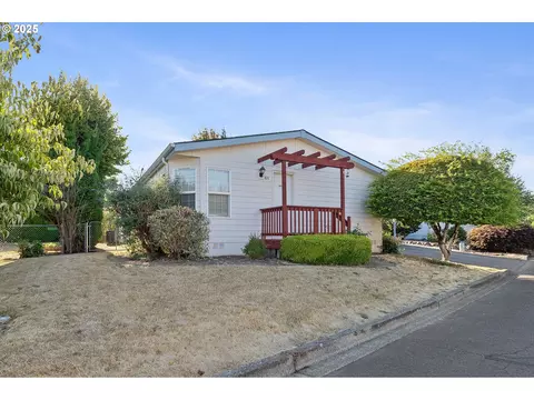 655 NE Burnett Rd #61, Mcminnville, OR 97128