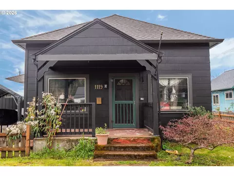 1119 Ash Ave, Cottage Grove, OR 97424