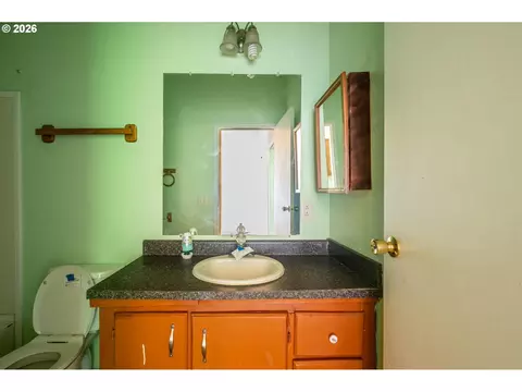 Other - 1633 Maple St, Florence, OR 97439 photo 6 of 30