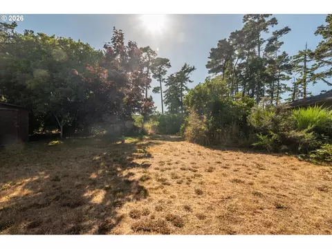 Other - 1633 Maple St, Florence, OR 97439 photo 28 of 30