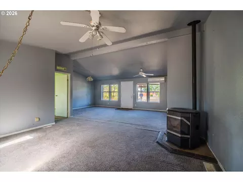 Other - 1633 Maple St, Florence, OR 97439 photo 11 of 30