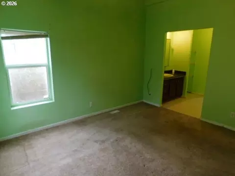 Bedroom - 1633 Maple St, Florence, OR 97439 photo 1 of 3