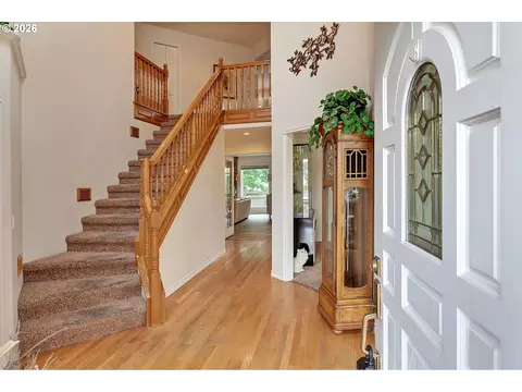 Entry Way - 2925 SE Cleveland Dr, Gresham, OR 97080 photo 1 of 1