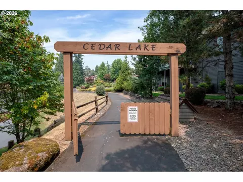 Exterior - 2925 SE Cleveland Dr, Gresham, OR 97080 photo 9 of 9