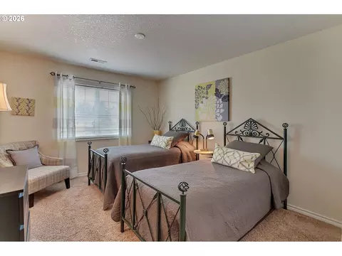 Bedroom - 2925 SE Cleveland Dr, Gresham, OR 97080 photo 2 of 6