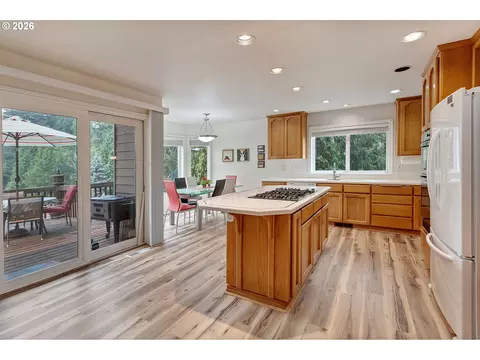 Kitchen - 2925 SE Cleveland Dr, Gresham, OR 97080 photo 2 of 6