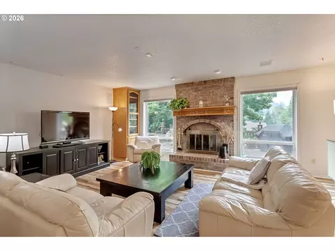 Living - 2925 SE Cleveland Dr, Gresham, OR 97080 photo 2 of 2