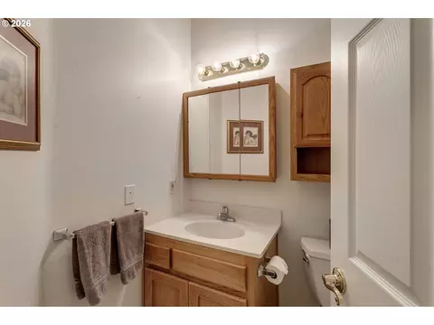 Bath - 2925 SE Cleveland Dr, Gresham, OR 97080 photo 4 of 4