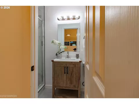 1682 Hemlock St, Eugene, OR 97404 photo 25