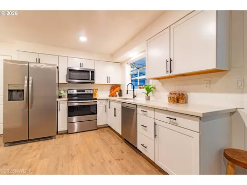 1682 Hemlock St, Eugene, OR 97404 photo 7