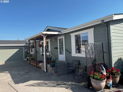 2753 Maia Loop, Springfield, OR 97477 photo 1