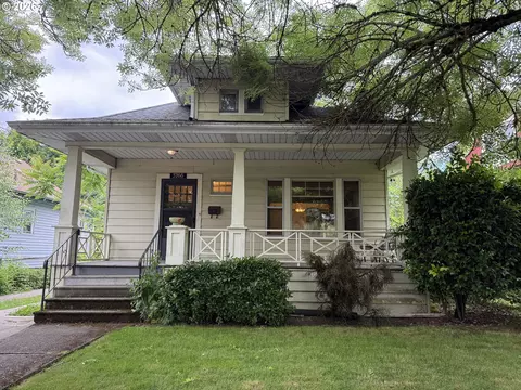 3766 SE Lincoln St, Portland, OR 97214