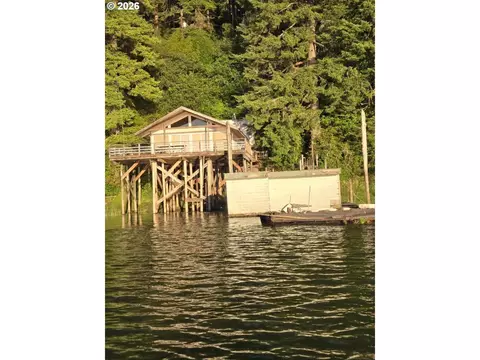 3708 S Tenmile Lk, Lakeside, OR 97449