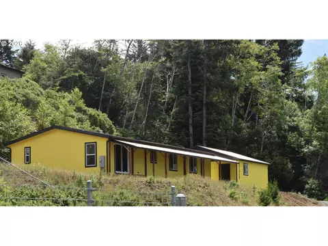 29204 Wallace St #B, Gold Beach, OR 97444