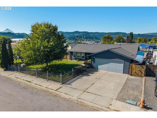 3196 Midway Rd, Hood River, OR 97031
