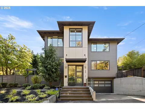 200 SW Carson St, Portland, OR 97219