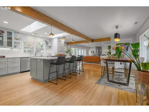 Kitchen - 545 Dartmoor Dr, Eugene, OR 97401 photo 7 of 7