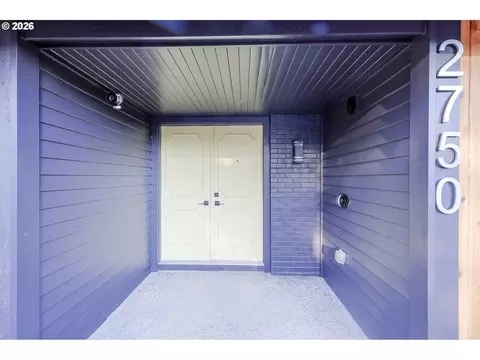 2750 NW Mehama Ct, Portland, OR 97229