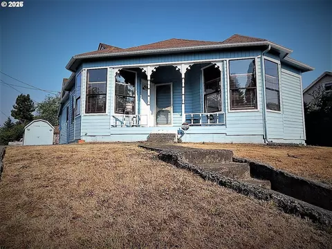 965 N Collier St, Coquille, OR 97423