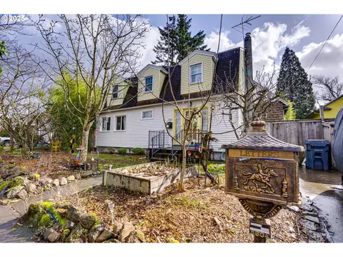 5804 SE Lafayette St, Portland, OR 97206