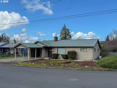 1042 W Brown Ave, Roseburg, OR 97471