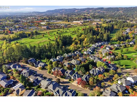View/Area - 4913 E Masters Dr, Newberg, OR 97132 photo 3 of 5